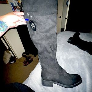 Never worn thigh high soft black boots! Very cute! My legs are too short! 😊